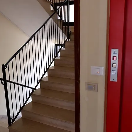 Mini Augustus Apartment